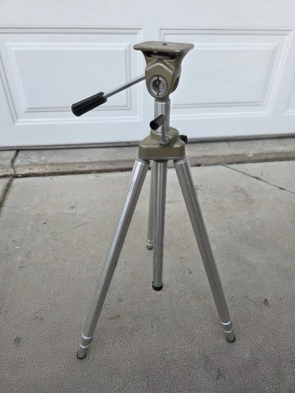 Vintage Quick-Set 6000 Tripod Pan Tilt Head Adjust Telescoping Aluminum